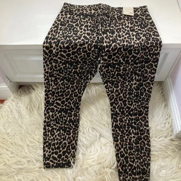 ALICE + OLIVIA High-Rise Straight Leg Jeans - Picture 7 of 11